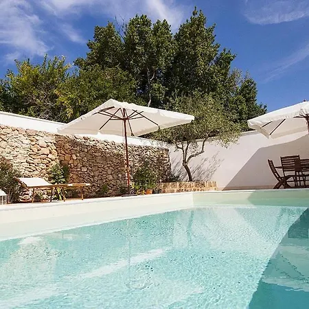 Sleeps 16 With Pool And Air Con Racale