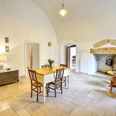 Sleeps 16 With Pool And Air Con Racale