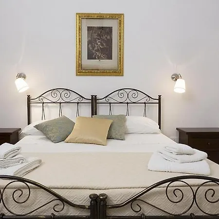 Sleeps 16 With Pool And Air Con Βίλα Racale