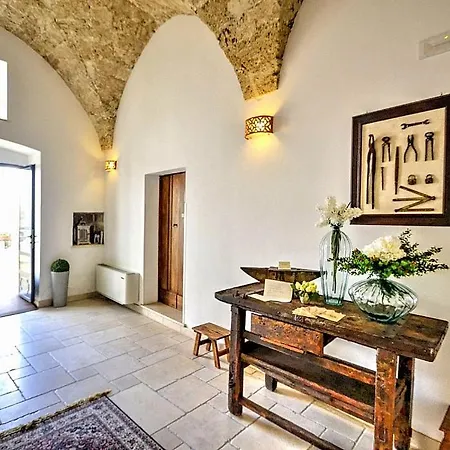 Sleeps 16 With Pool And Air Con Racale