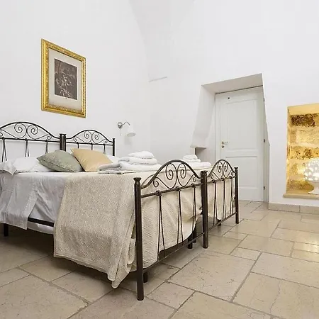 Sleeps 16 With Pool And Air Con